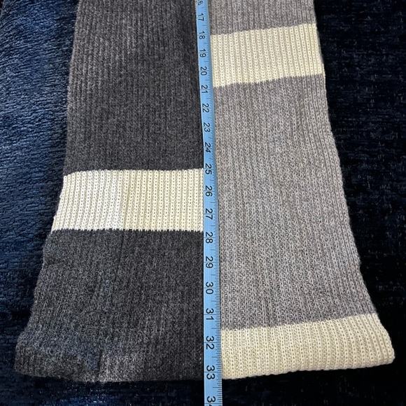 Cashmere Colorblock Scarf - Picture 5 of 6